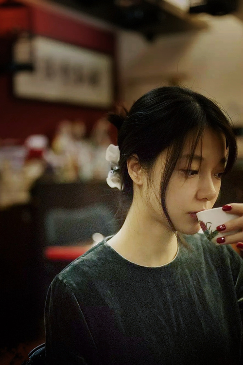 米兰体育-快船后卫晒团队聚餐照片展现凝聚力,快船 组织后卫