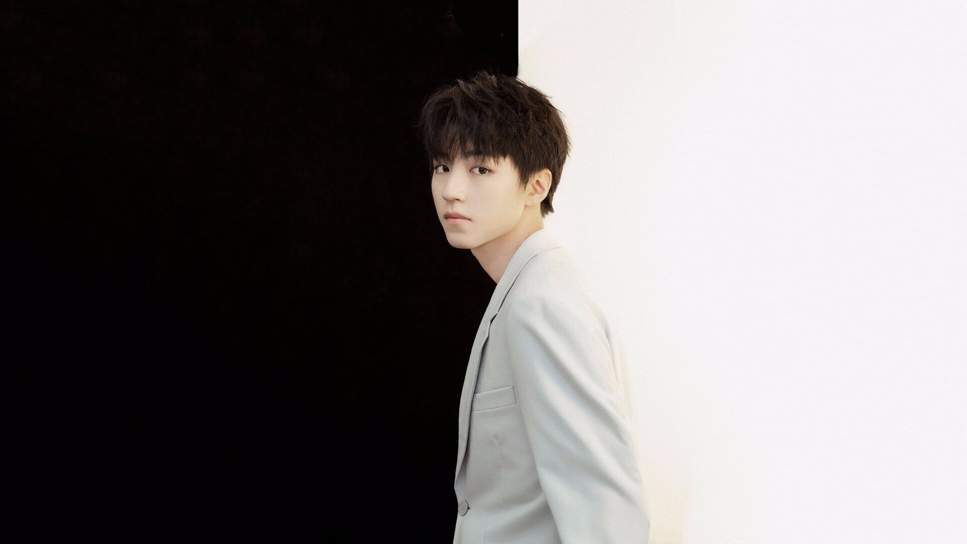 米兰体育APP-球迷应援活动频繁，营造火热氛围，球迷招募