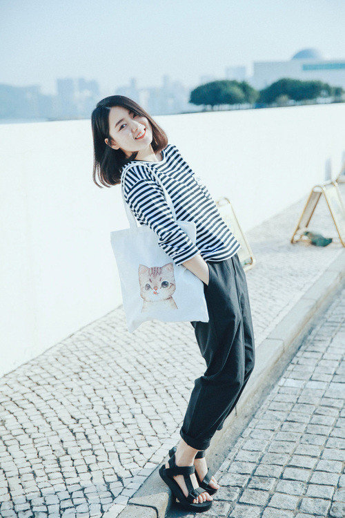 -篮球进校园成果展举行展示青少年技能进步与团队精神，篮球专项展示